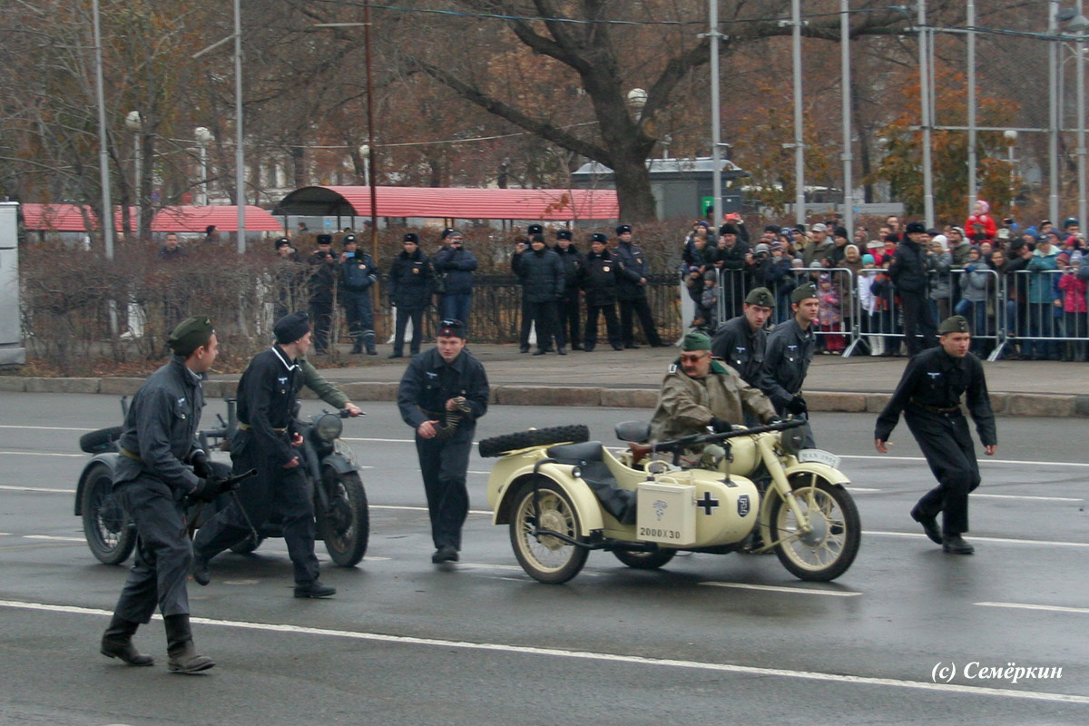 Реконструкция битвы под Москвой на параде Памяти в Самаре