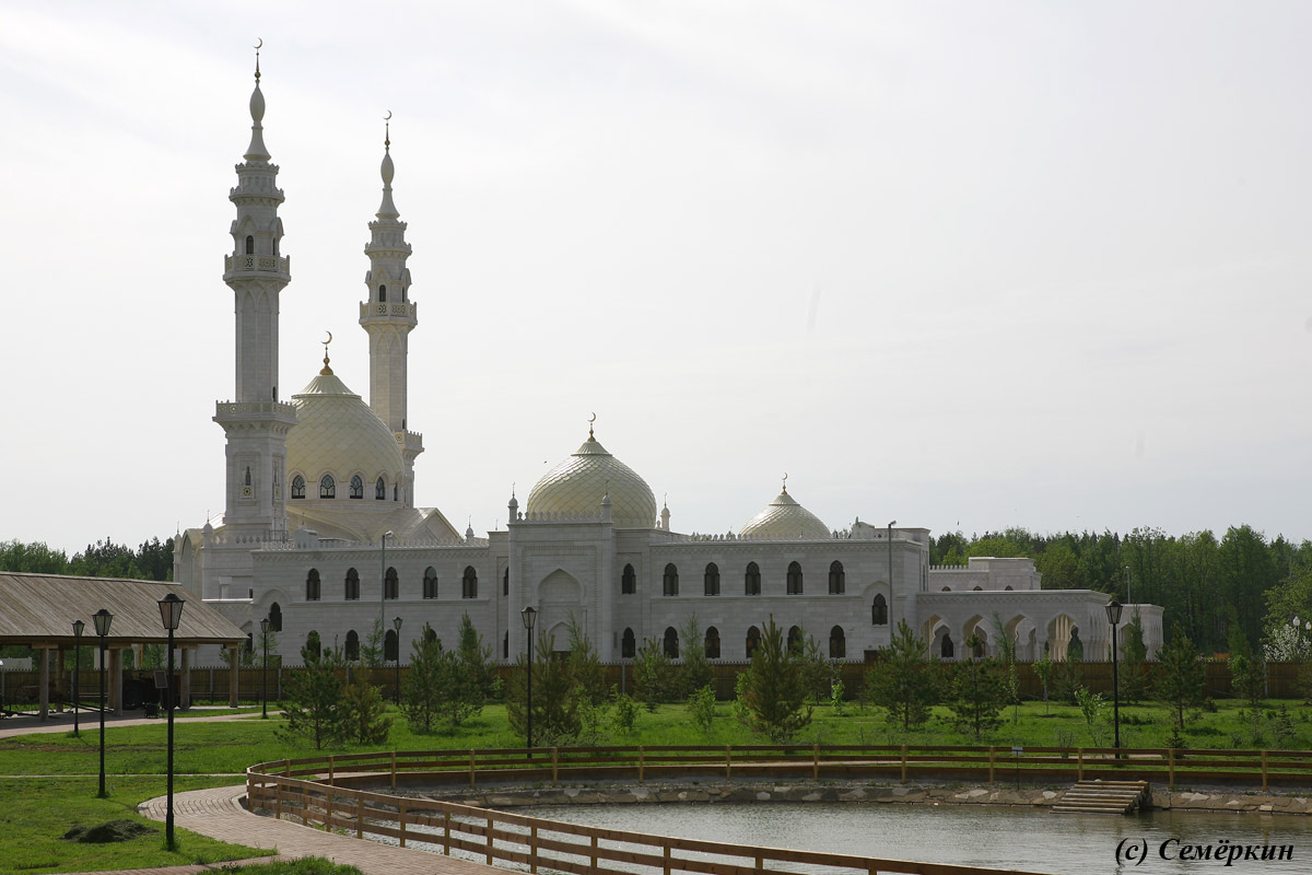 Древний город Болгар - белая мечеть