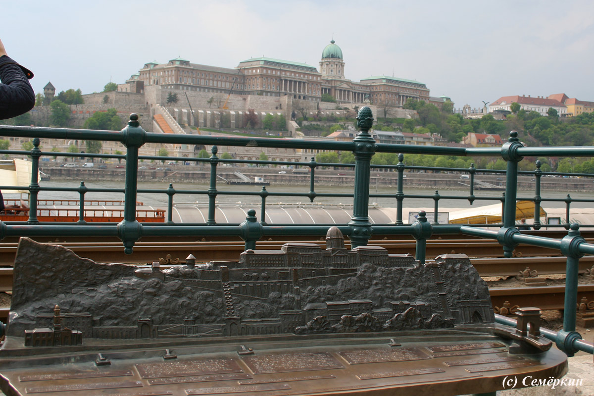 Будапешт - скамейка на набережной