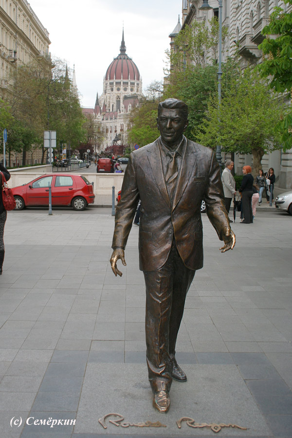Будапешт - памятник Рональду Рейгану
