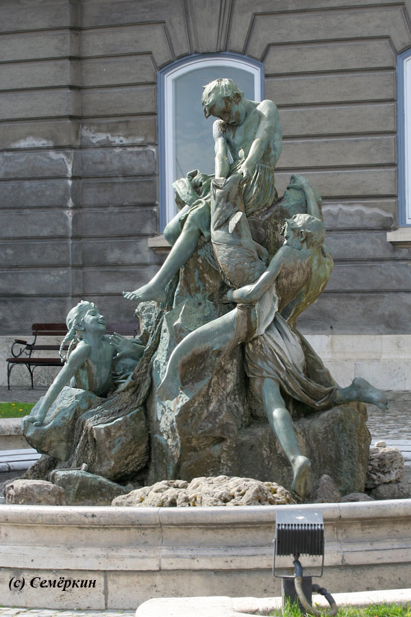 Будапешт - фонтан дети удят рыбу