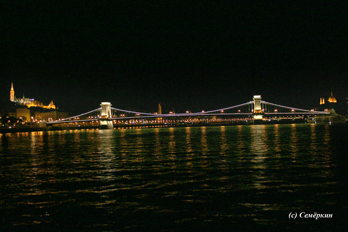 Ночная прогулка по Дунаю на кораблике - Цепной мост и церковь Святого Матяша