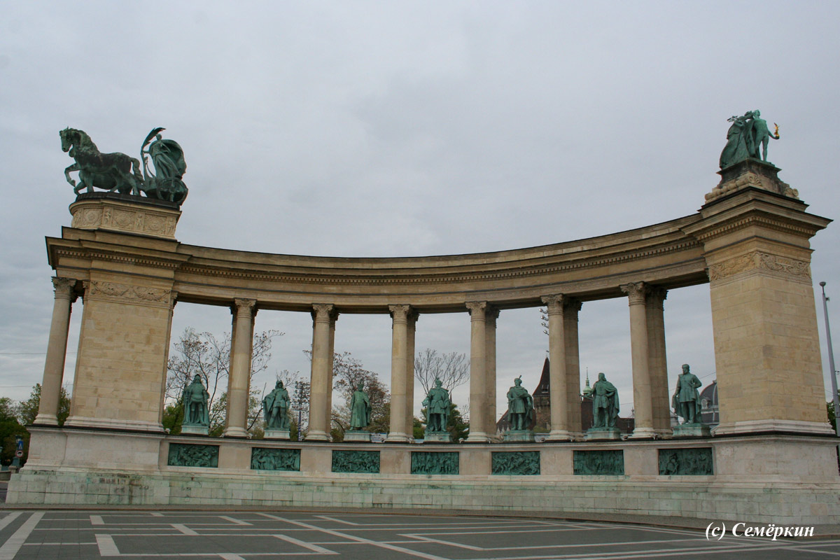 Будапешт - площадь Героев - колоннада