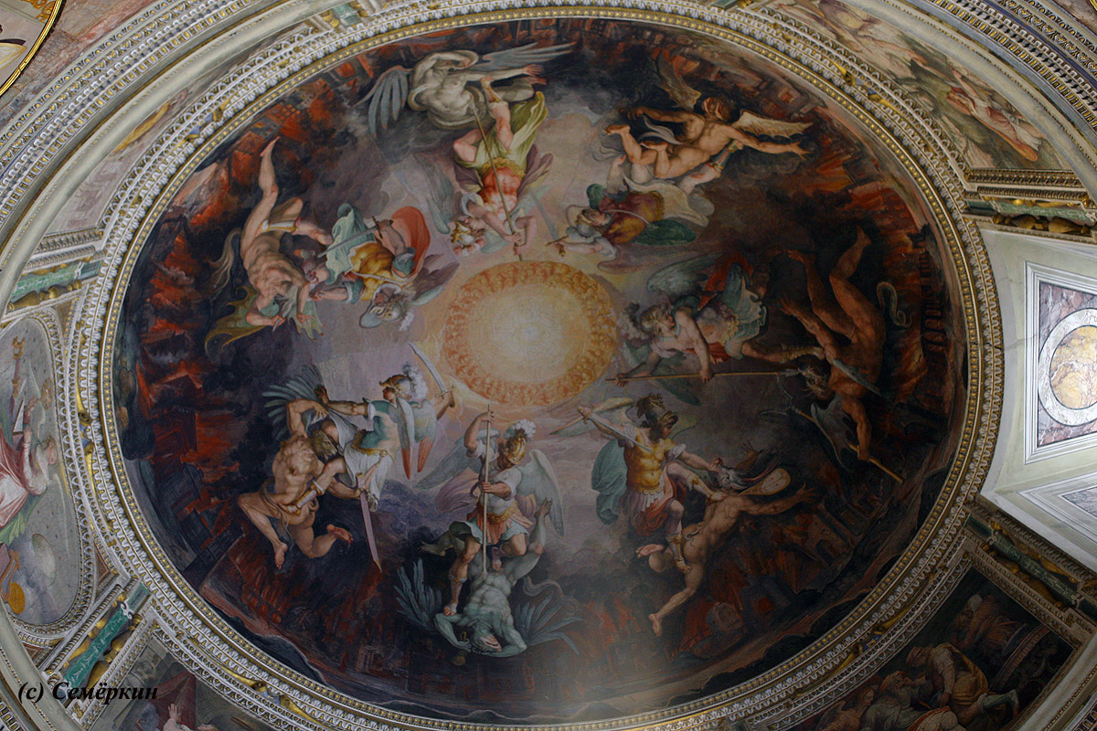 Рим - музеи Ватикана -  Роспись потолка - Ангелы убивают демонов