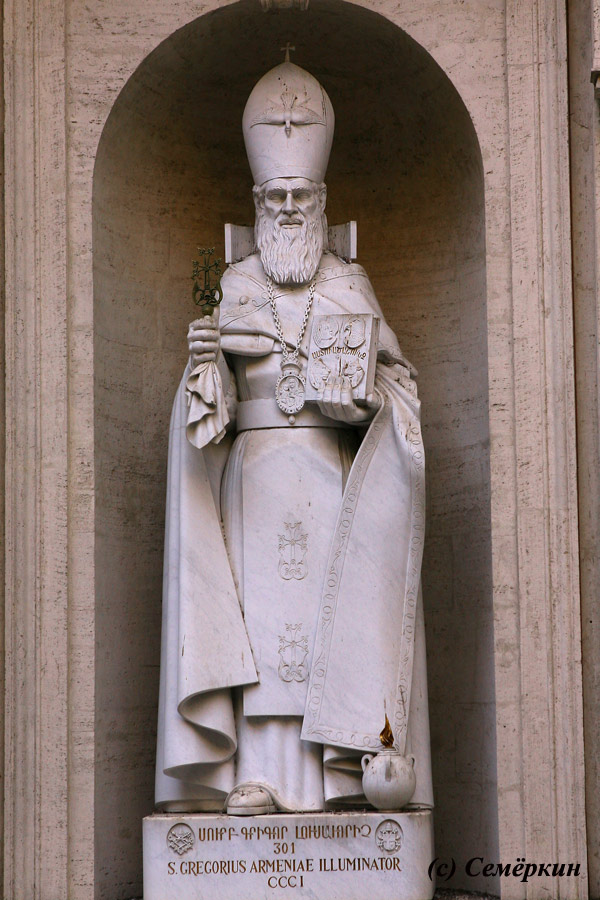 Рим - музеи Ватикана - скульптура Святого Григория