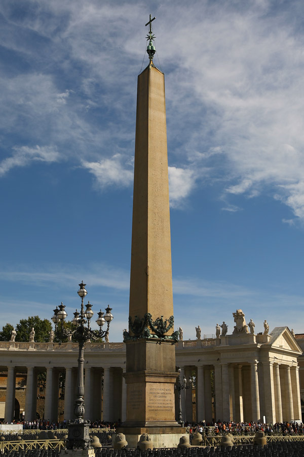 Рим - площадь Святого Петра - древнеегипетский обелиск