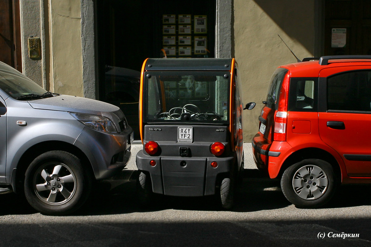 Флоренция - Правильная парковка по-флорентийски