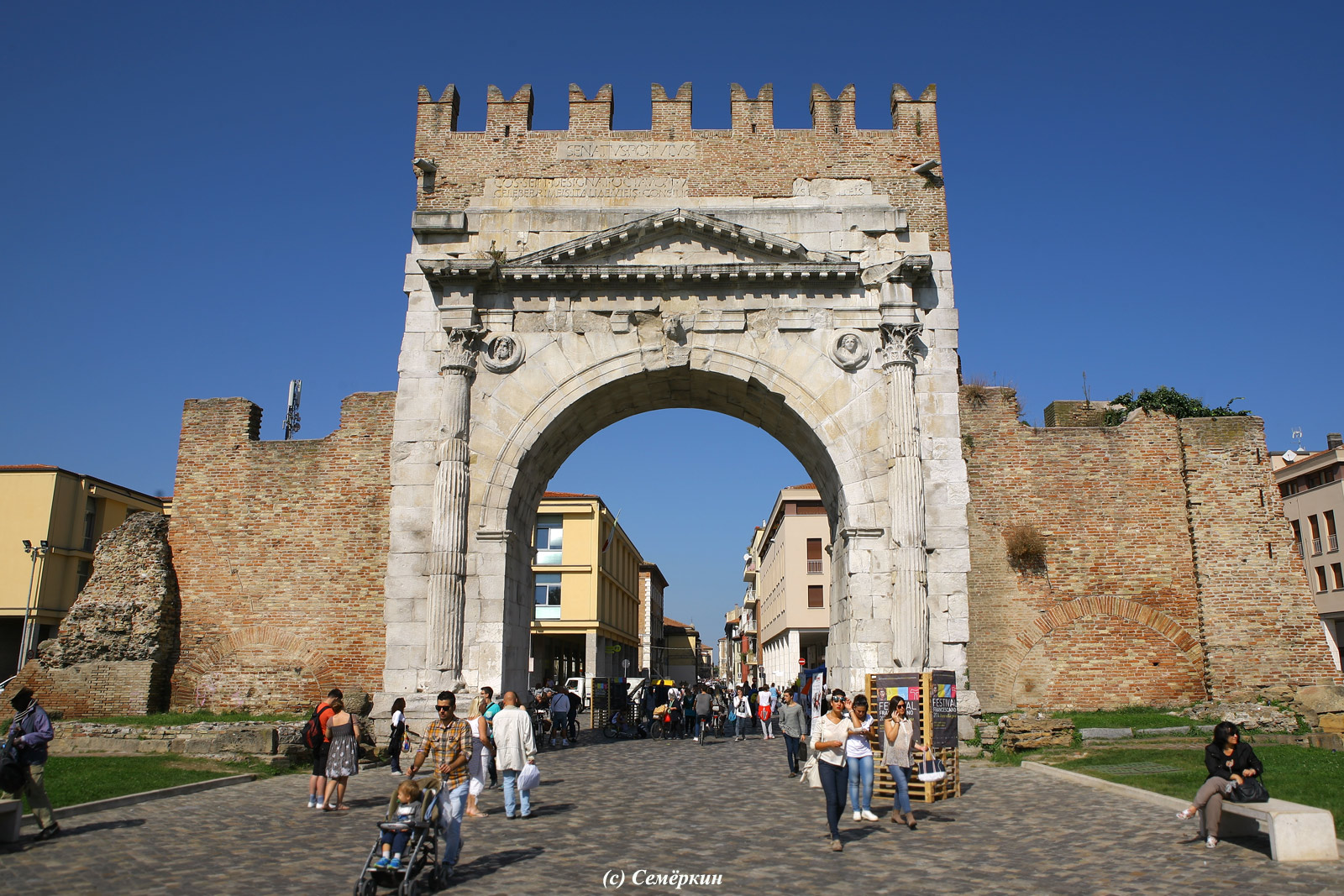 Римини - арка императора Августа