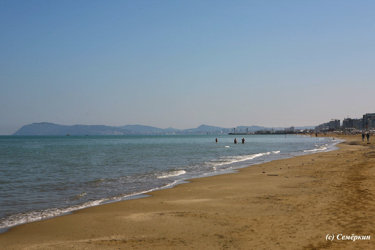 Римини - пляж на берегу Адриатического моря