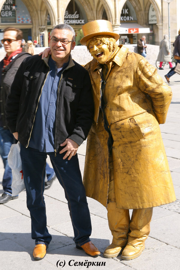 Мариенплац - живая скульптура