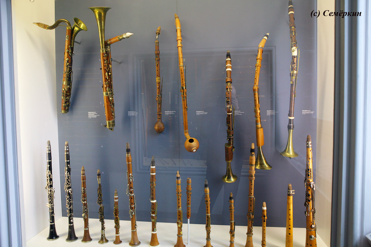 Мюнхен - Немецкий музей - музыкальные инструменты - дудки