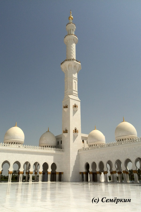 Мечеть шейха Зайда - минарет
