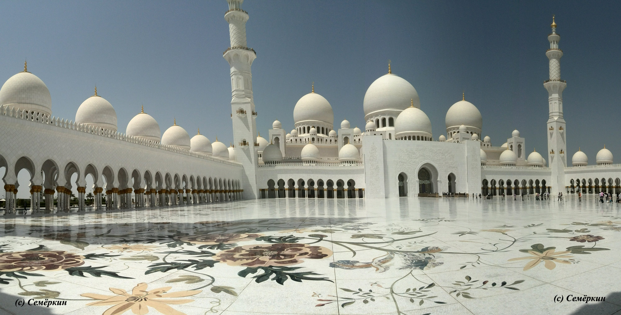 Мечеть шейха Зайда - внутренний двор