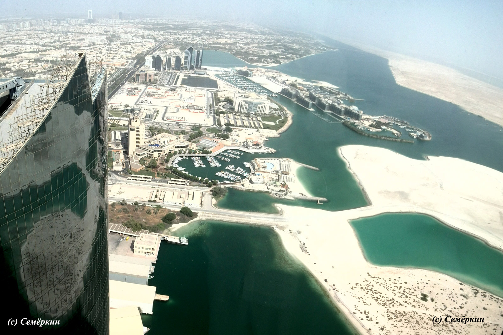 Абу-Даби с высоты птичьего полёта