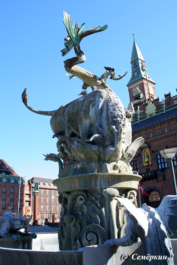 Копенгаген - фонтан Бык, раздирающий дракона