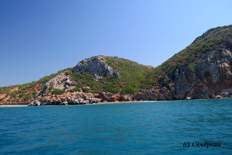 скалы на Средиземном море
